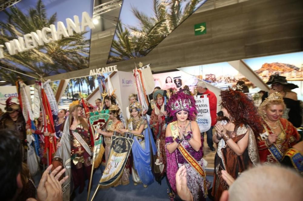 La Federación de Moros y Cristianos de Alicante lleva la fiesta a Madrid.