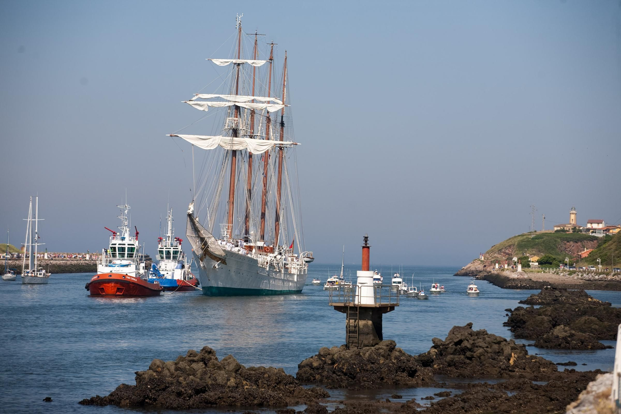 En imágenes: Así fue la última visita del Juan Sebastián Elcano a Asturias, en 2013 y a Avilés