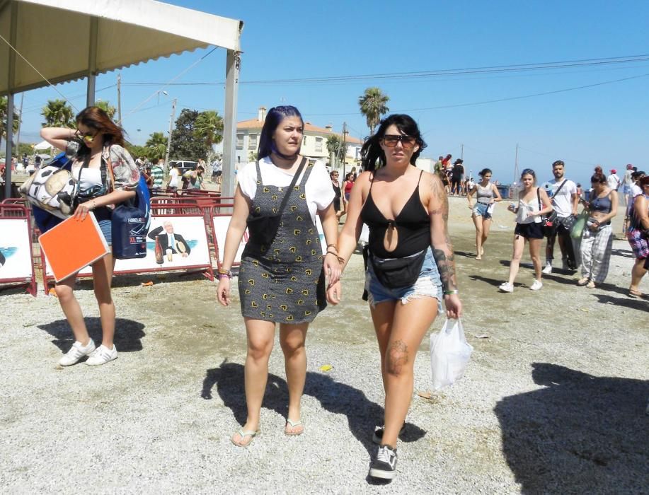 Los 'weekers', en las horas previas al inicio del festival de música de Torre del Mar.