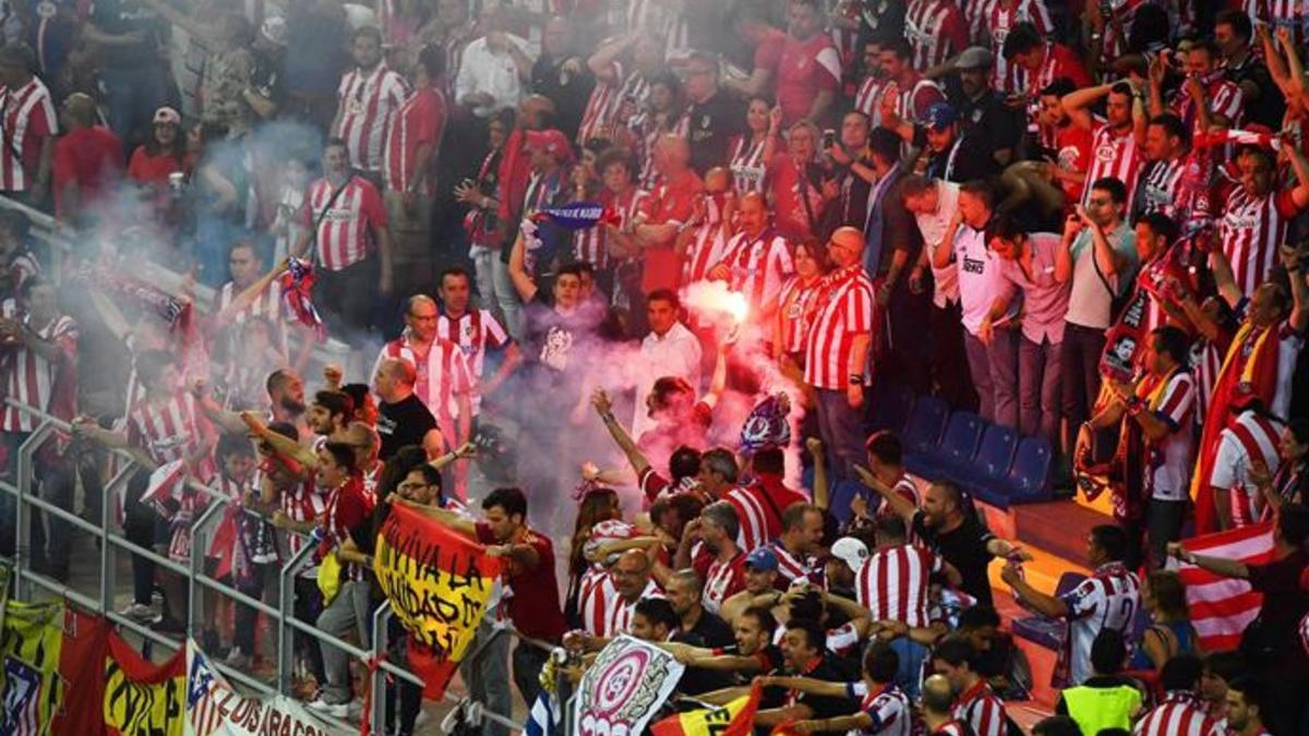 La masa social del Atlético, cada vez más numerosa