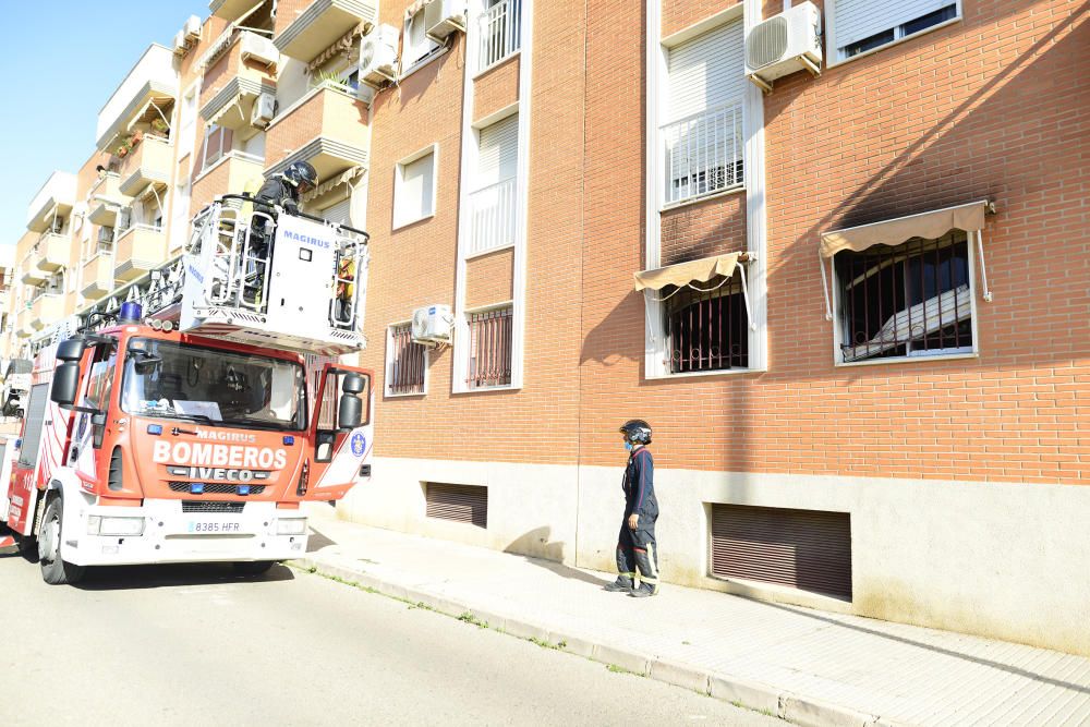 Incendio en la urbanización Meiterráneo de Cartagena