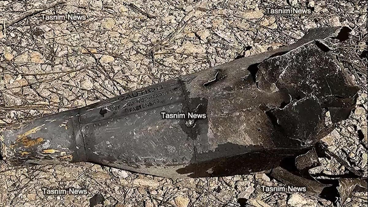 Restos del avión F-15 de EEUU derribado por el Ejército de Irán, en un vídeo difundido por la agencia iraní Tasnim.