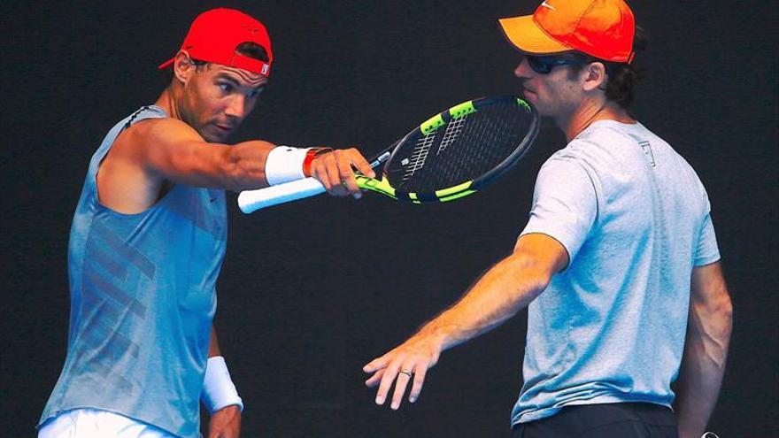 Carlos Moyá imagina a Nadal y Federer en la pista hasta los 40