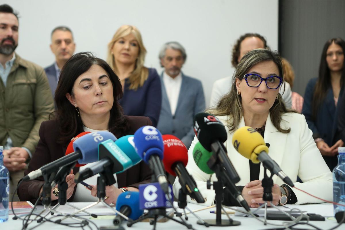 Elena Candia del PP y la concejala tránsfuga del PSOE, María Reigosa.