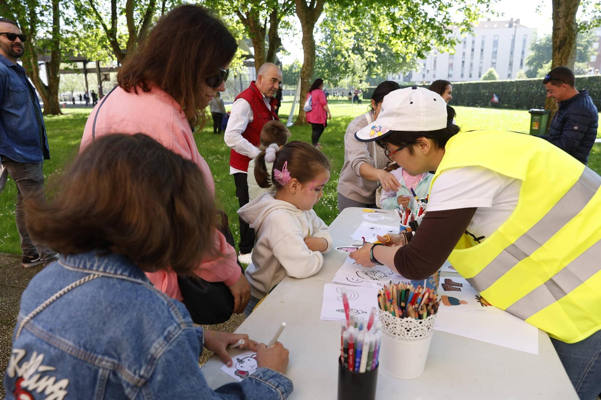 Así fue la fiesta en la zona oeste de Gijón para crear comunidad (en imágenes)