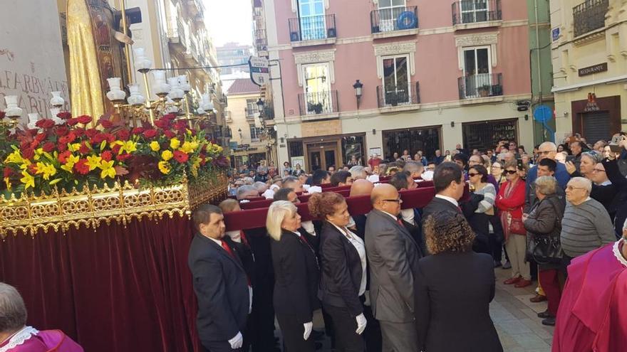 Misa del obispo Murgui y procesión de San Nicolás, en el día del Patrón de la ciudad