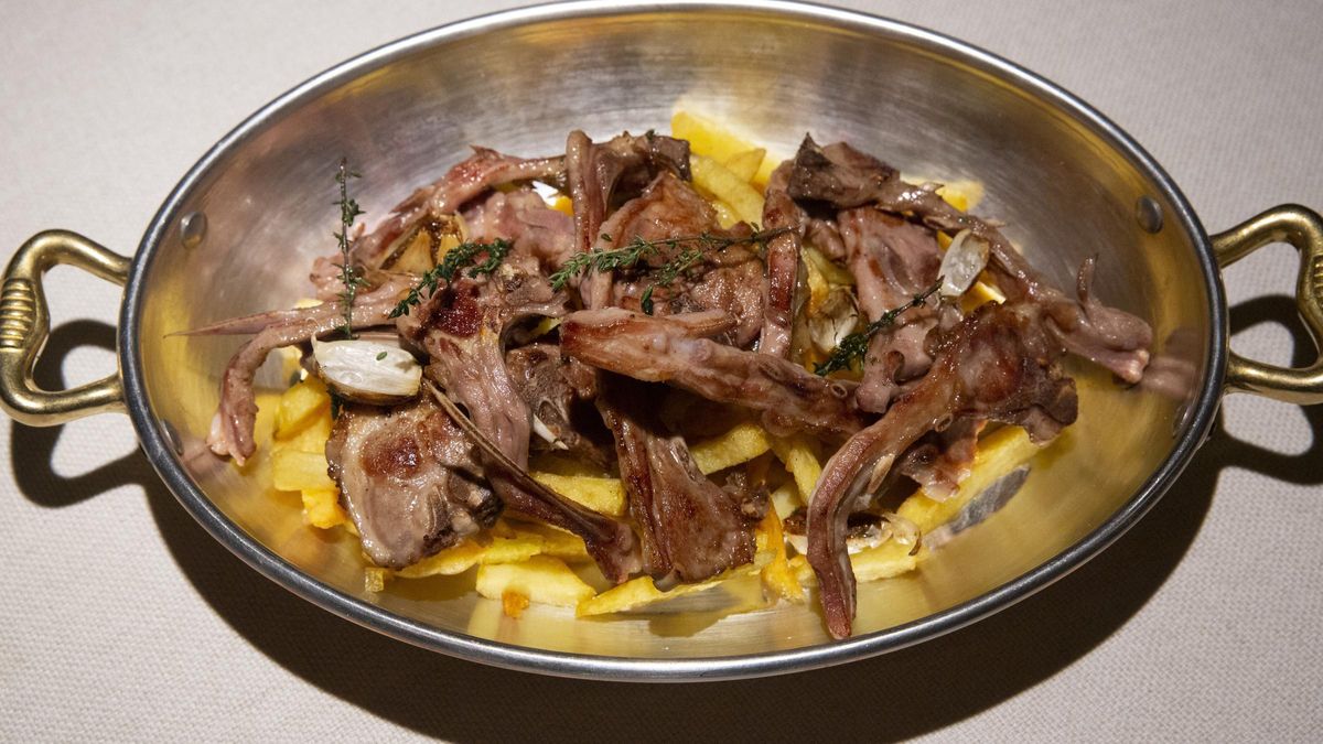 Las chuletitas con patatas de Leña Barcelona.