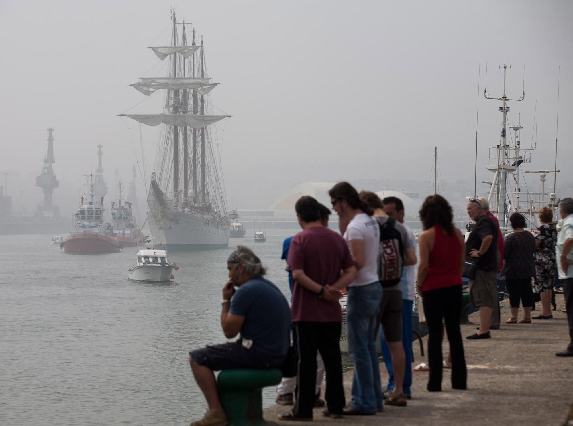 En imágenes: Así fue la última visita del Juan Sebastián Elcano a Asturias, en 2013 y a Avilés