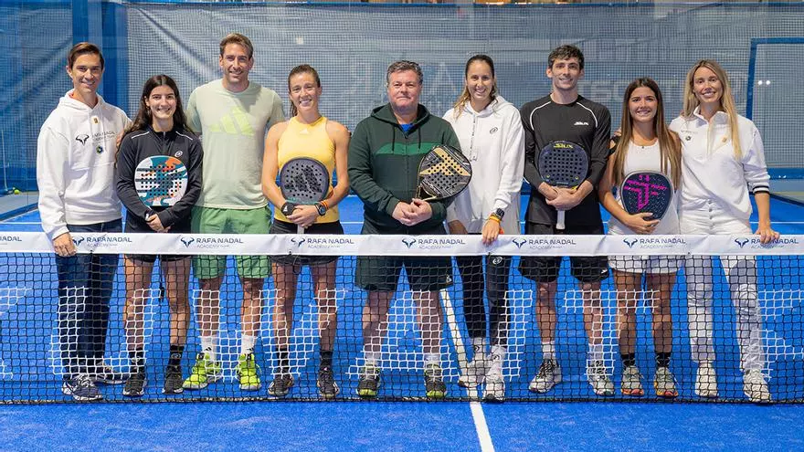 Rafa Nadal apoya al equipo de la academia en la Hexagon Cup