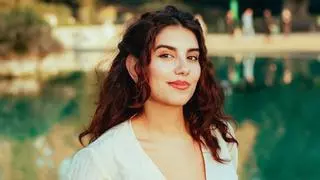 Alba Saenc, estudiante de la Universidad de Córdoba y divulgadora de historia: "Somos la única especie que necesita ayuda en el parto"