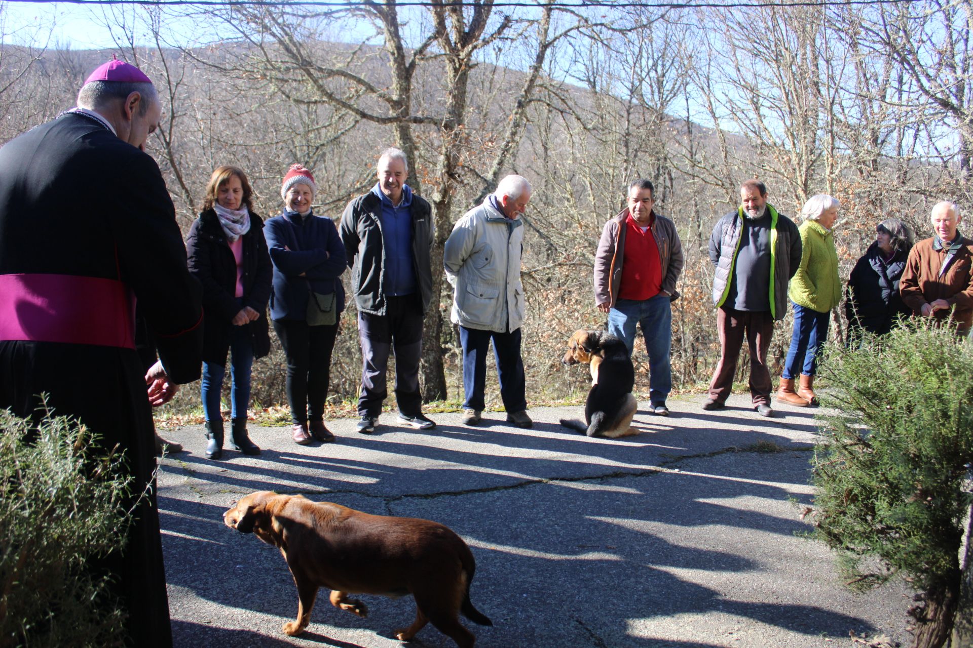 GALERÍA | El Obispo de Astorga, de ruta por Sanabria