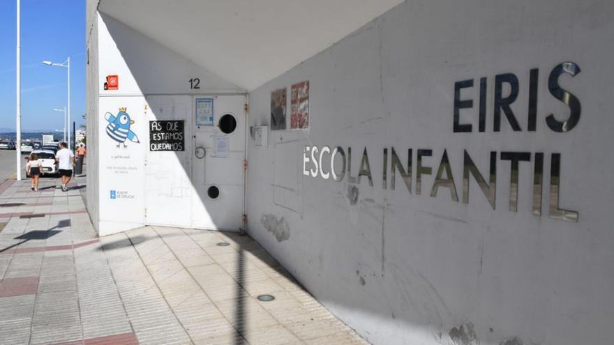 Escuela de la Xunta en el barrio de Eirís. |   // VÍCTOR ECHAVE