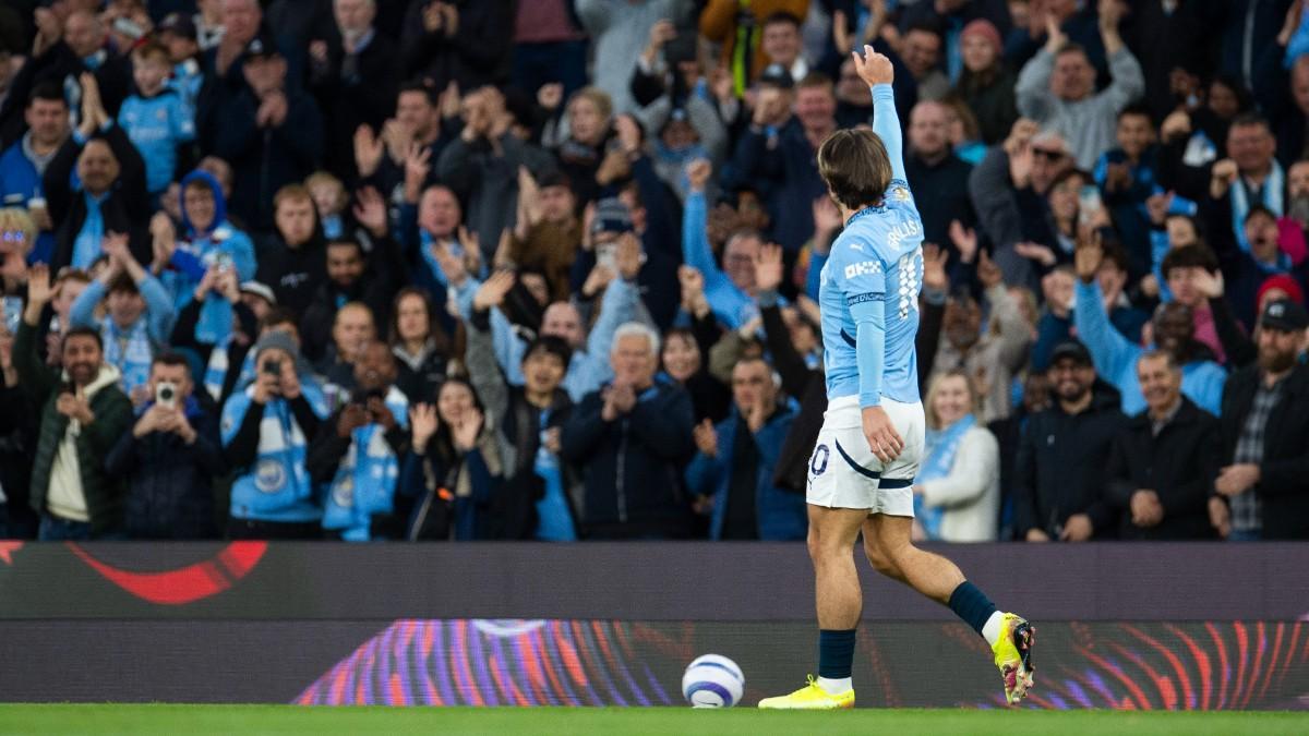 Grealish celebra su gol ante el Leicester