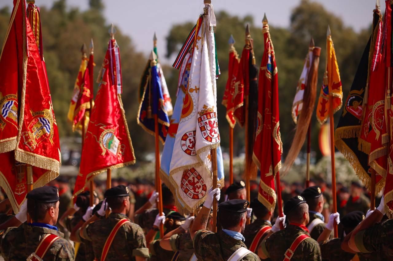 La BRI X celebra su 40º aniversario con una parada militar