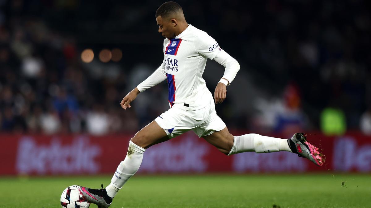 Mbappé, centro de todas las miradas en el entrenamiento de Francia en Faro