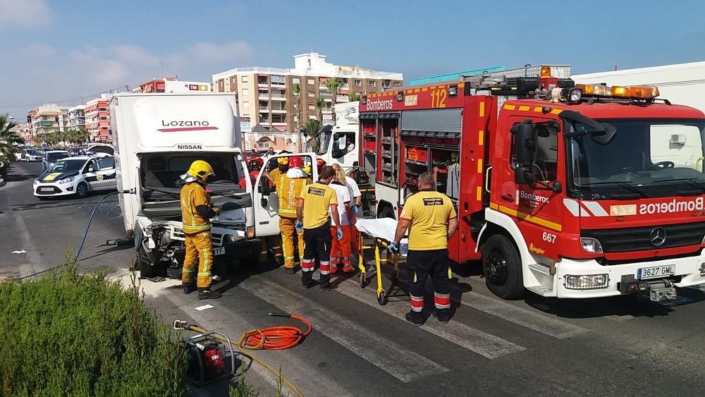 Accidente con dos camiones en Torrevieja