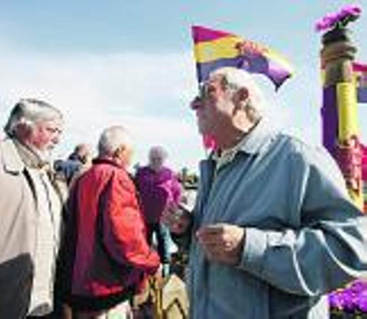 Asistentes al acto. / mara villamuza