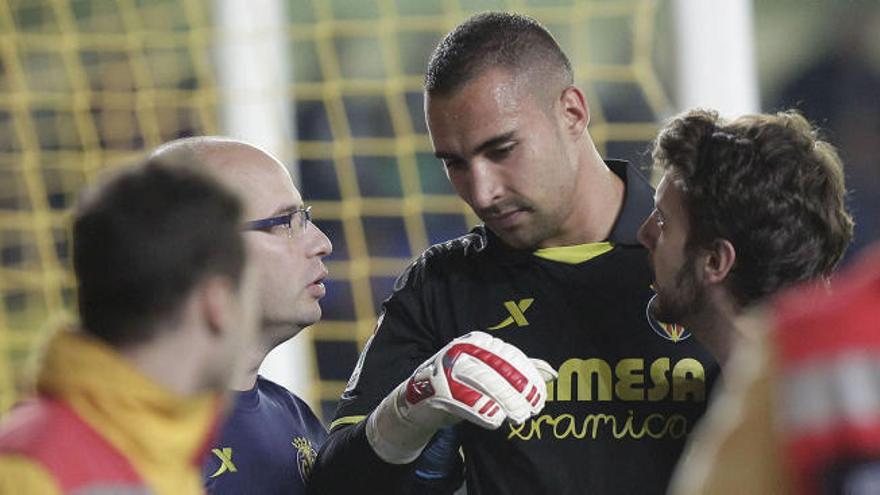 Asenjo se rompe de nuevo