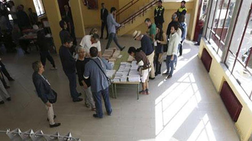 Directo: Cierran los colegios y comienza el escrutinio en Canarias