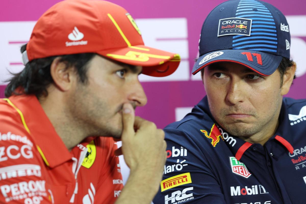 Carlos Sainz y Sergio Perez, durante una rueda de prensa