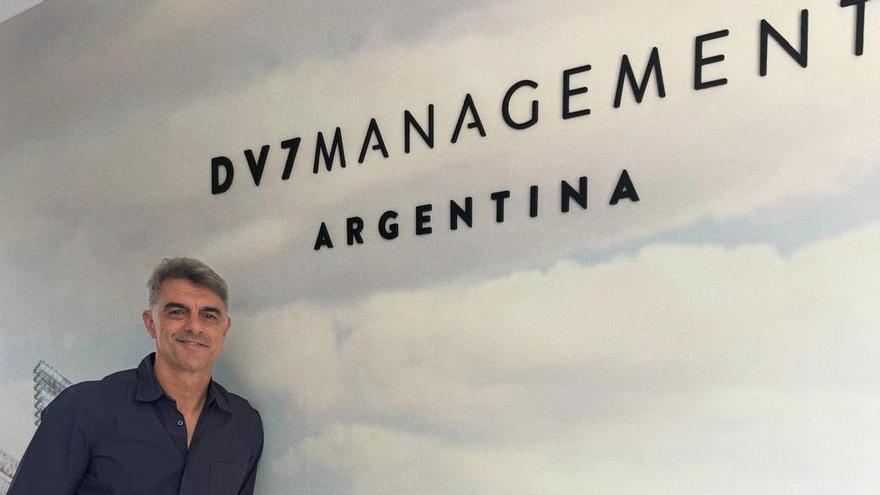 Claudio 'Piojo' López en su nueva oficina.