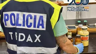 La policía detecta en 23 centros educativos de A Coruña y Lugo ácido pícrico, una sustancia peligrosa