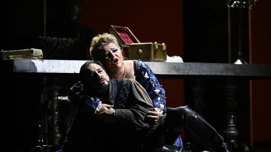 La exuberancia lírica de la ópera &quot;Ernani&quot; cautiva en su estreno al público del teatro Campoamor