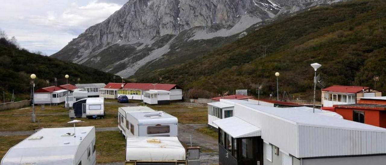 El camping de La Raya, en Aller.