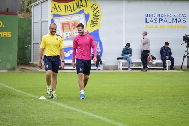 Entrenamiento de la UD LAS PALMAS en Barranco ...