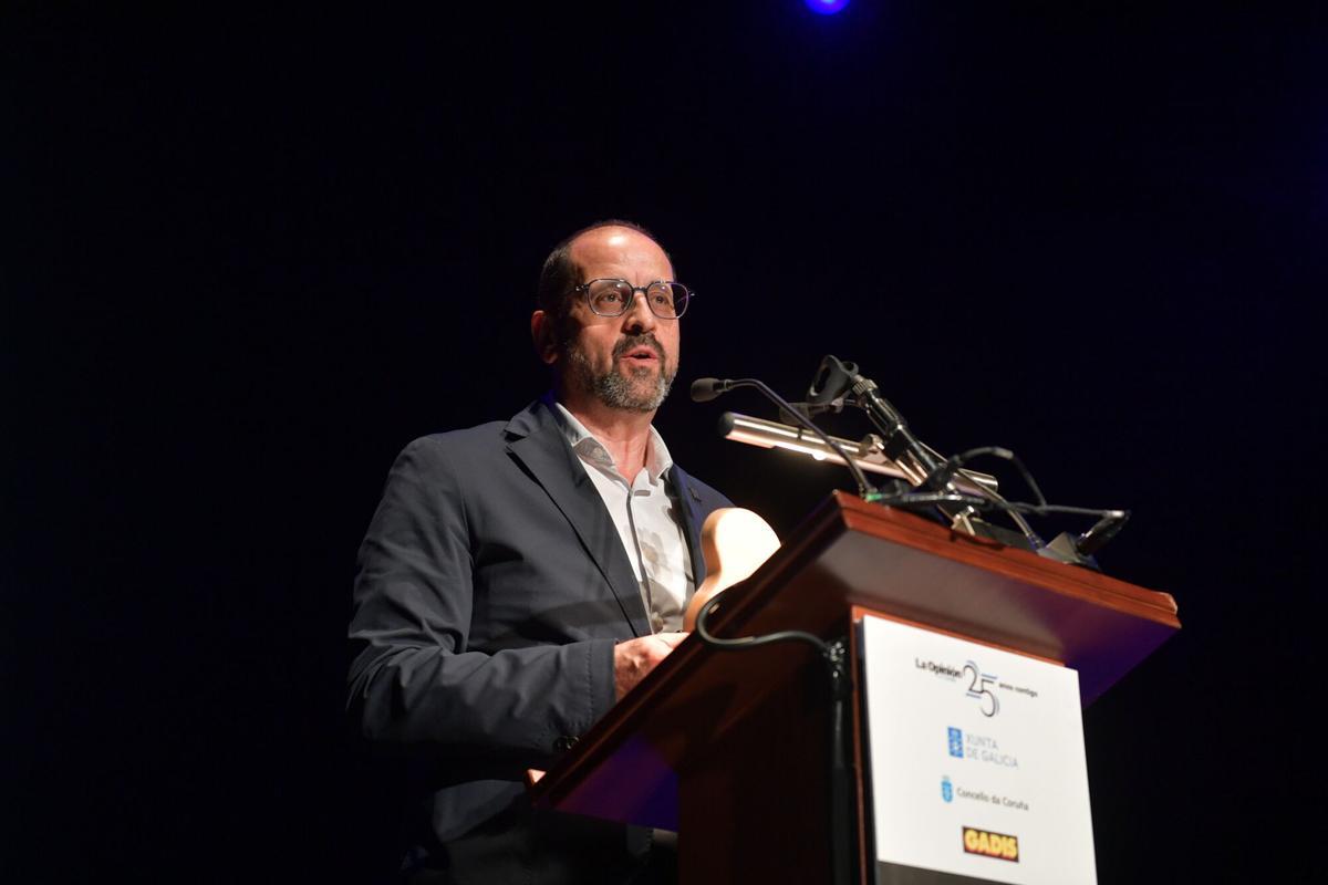 Henrique Monteagudo, presidente da RAG, recolle o Premio ao Acontecemento Musical do Ano. Henrique Monteagudo, presidente da RAG, recolle o Premio ao Acontecemento Musical do Ano.