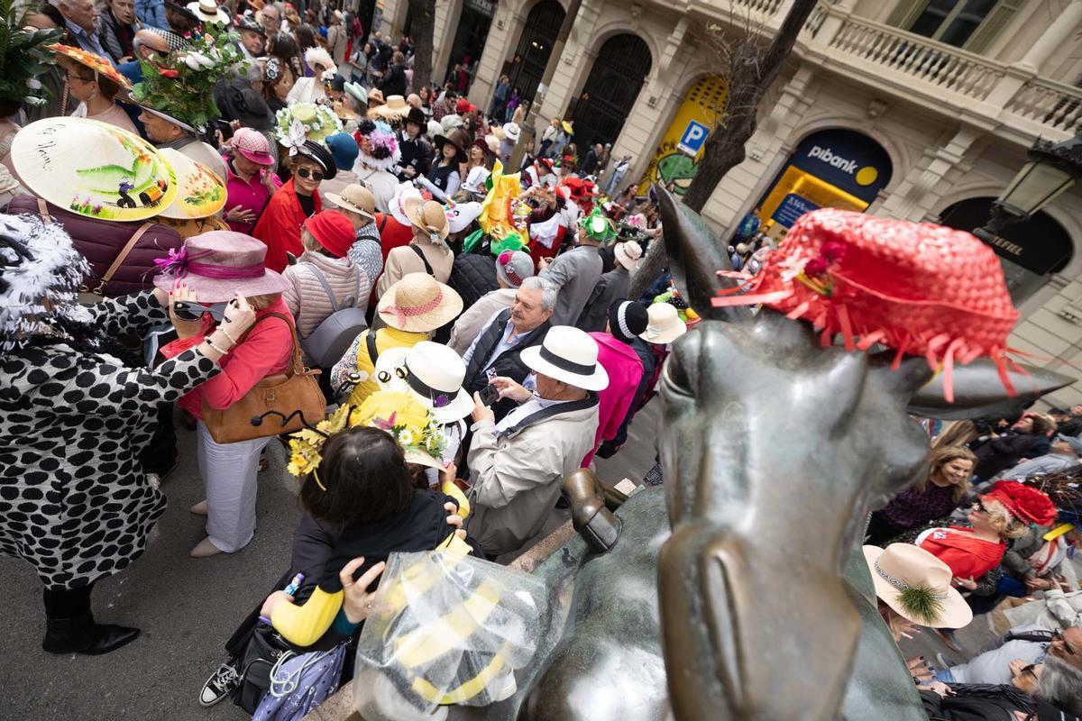 Nueva edición del Paseo con Sombrero por Barcelona