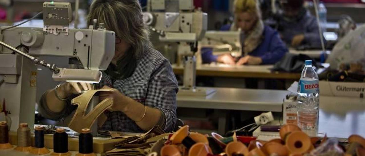 Las empresas del calzado reclaman cada vez más profesionales cualificados en la producción y el diseño de zapatos.