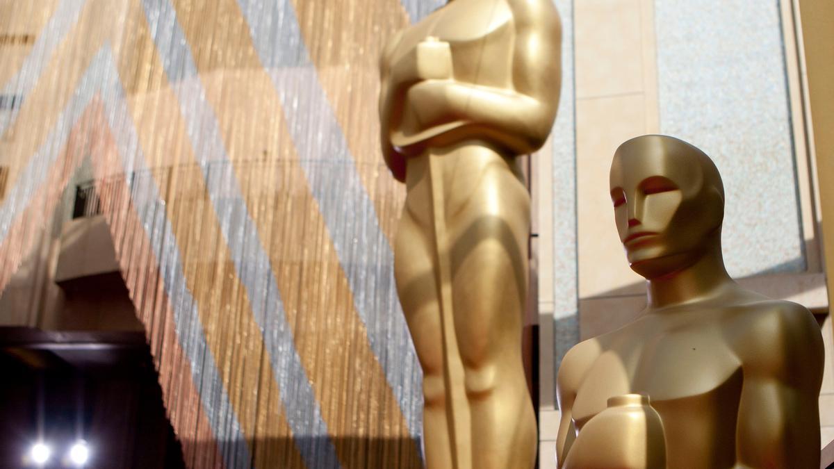 Réplicas de las estatuillas de los Óscar.