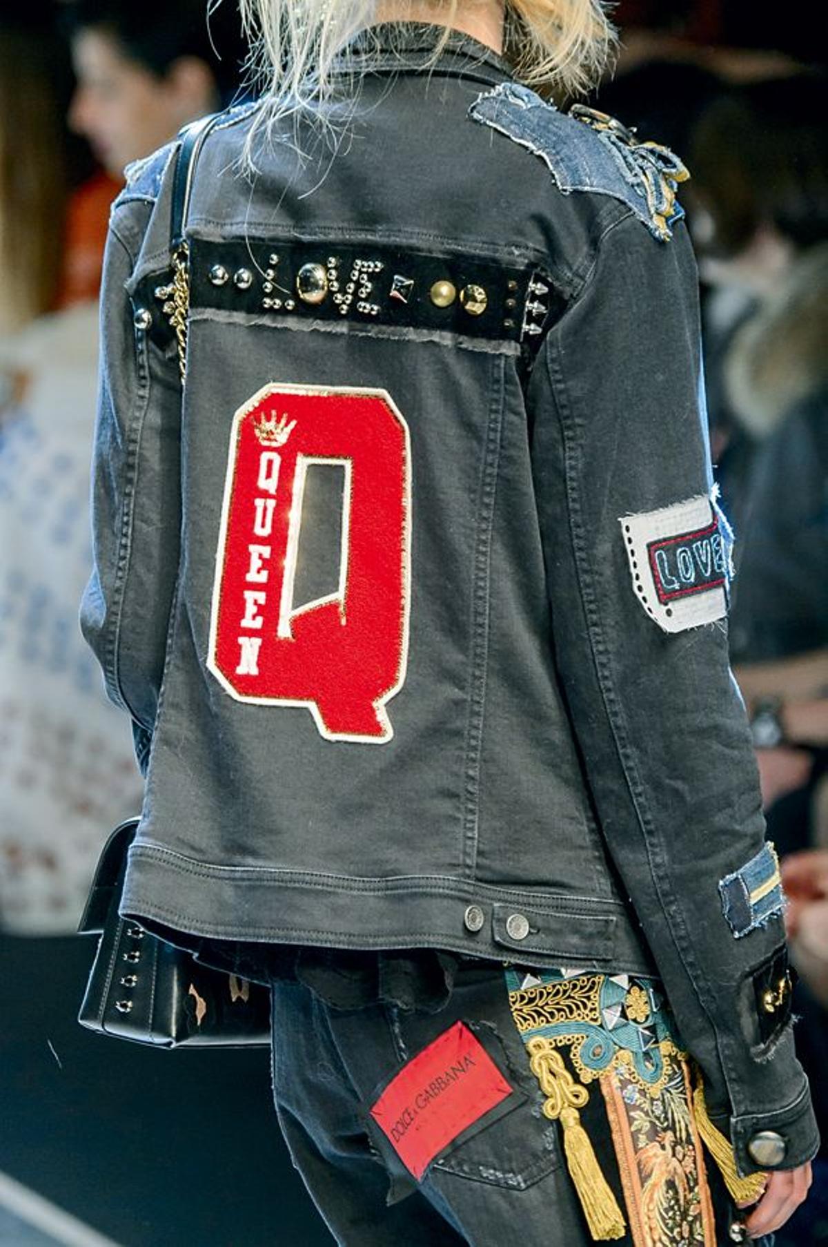Diversidad en la pasarela de Dolce & Gabbana: chaqueta vaquera