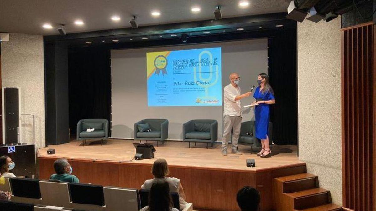 Pilar Ruiz Costa, premiada pel seu article ‘Saltar al vacío’, publicat al ‘Diario de Ibiza’ Pilar Ruiz Costa, premiada pel seu article ‘Saltar al vacío’, publicat al ‘Diario de Ibiza’