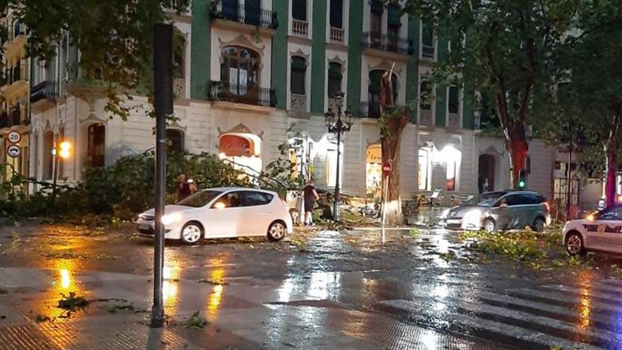 Fuertes rachas de viento y lluvias en Xàtiva