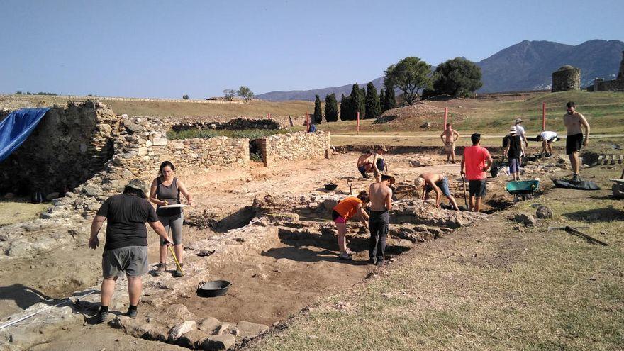 Un moment del curs d&#039;arqueologia de Roses de l&#039;any 2019