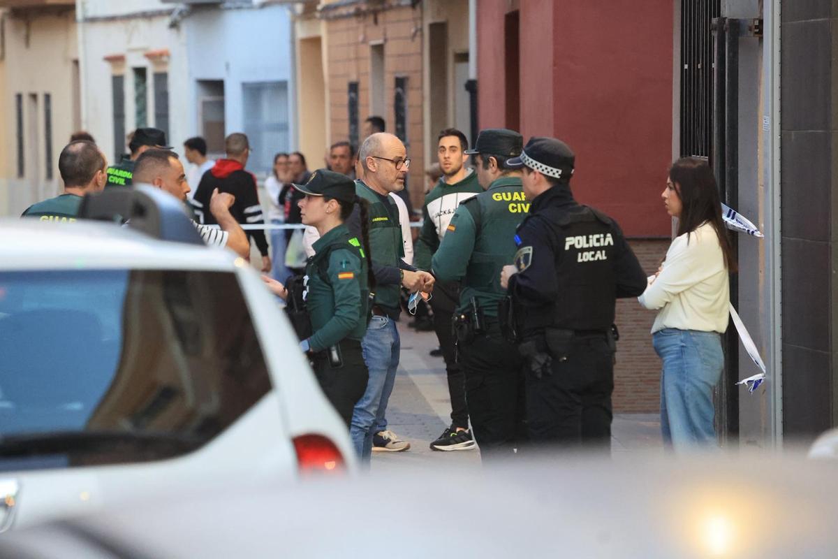 Galería de imágenes: Encuentran degolladas en su domicilio de Xilxes a una mujer y a su hija de 12 años