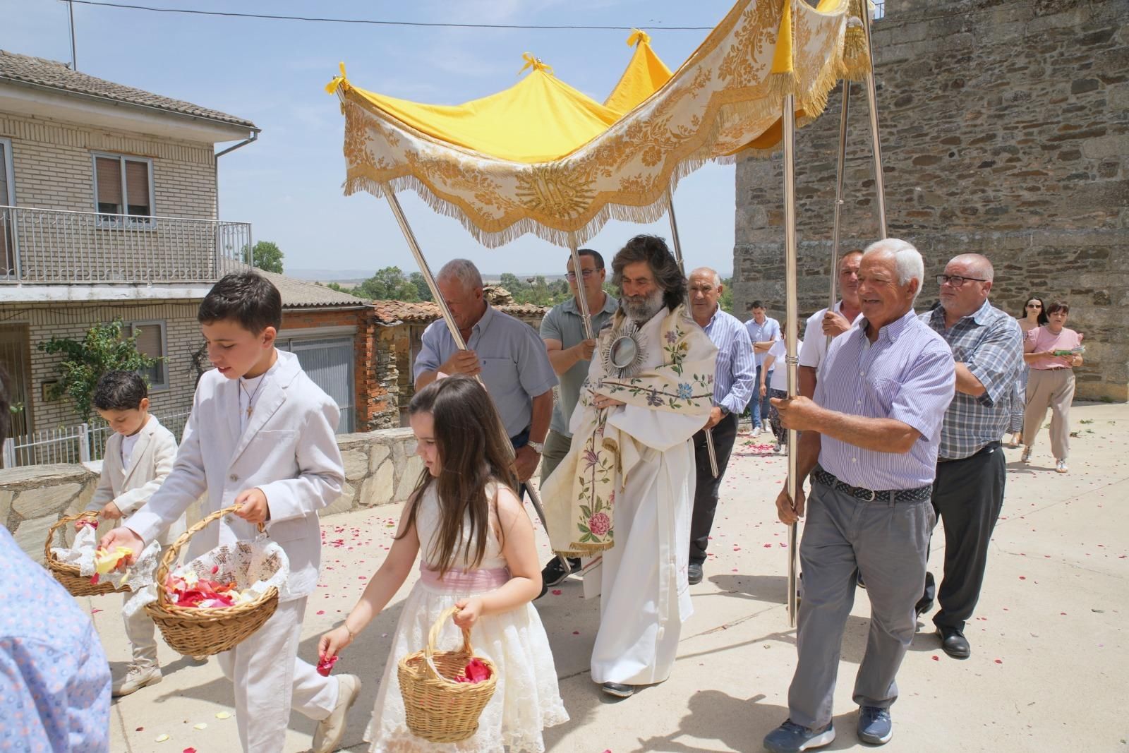GALERÍA | Corpus en Alcañices y Grisuela, y San Juan en Tábara