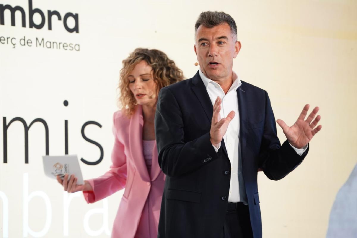 La Cambra de Manresa vesteix de gala la Fàbrica Nova en obres per celebrar els seus 120 anys La Cambra de Manresa vesteix de gala la Fàbrica Nova en obres per celebrar els seus 120 anys