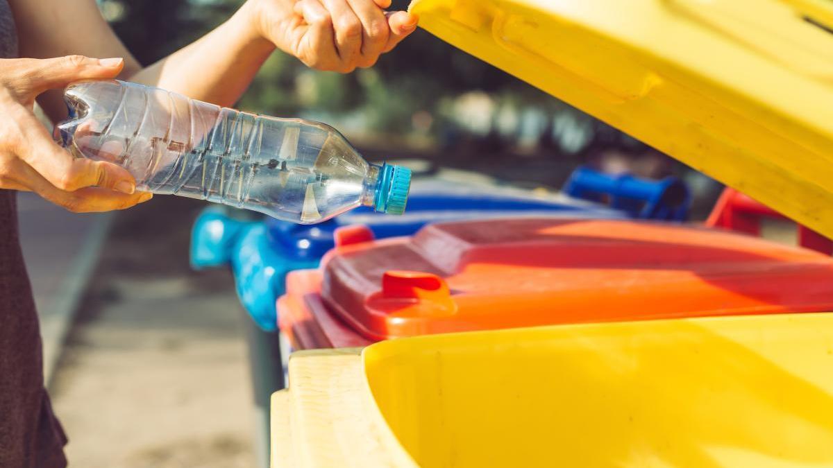 Los vecinos de Riba-roja están, según los datos de recogida selectiva de residuos, cada año más concienciados con el reciclaje.