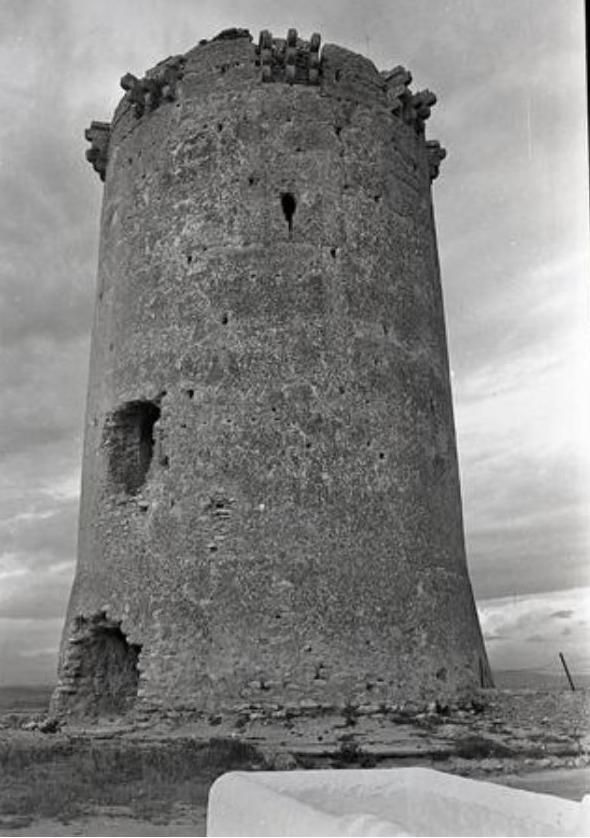 Aspecto de la Torre de Paterna, antes de la intervención de 1970
