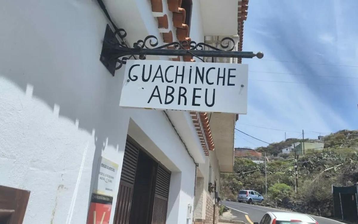 Cartel de un auténtico guachinche.