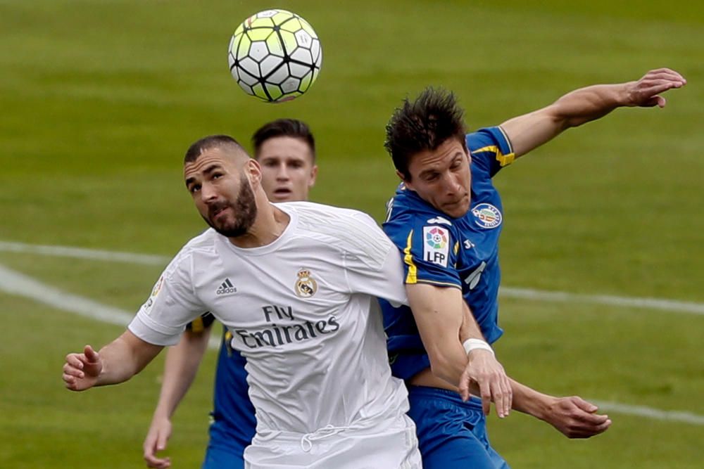 Imágenes del partido entre Getafe y Real Madrid en el Coliseum.