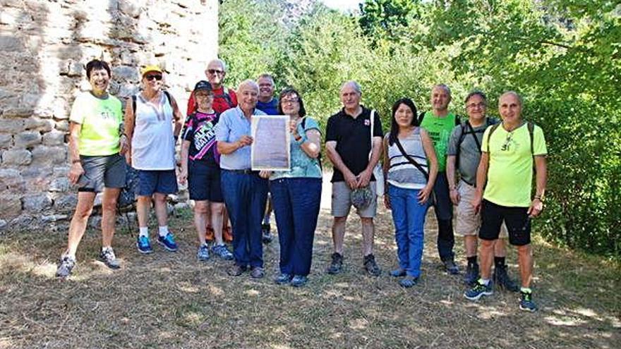 Els participants en la sortida de l&#039;entitat Els Amics de la Vall de Caboet