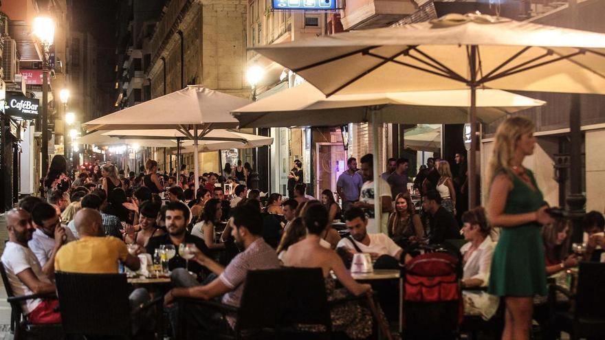 Los hosteleros recurrirán la sentencia del ruido del ocio nocturno en la calle Castaños de Alicante