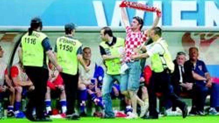 Croacia gana a Austria en un partido indigno