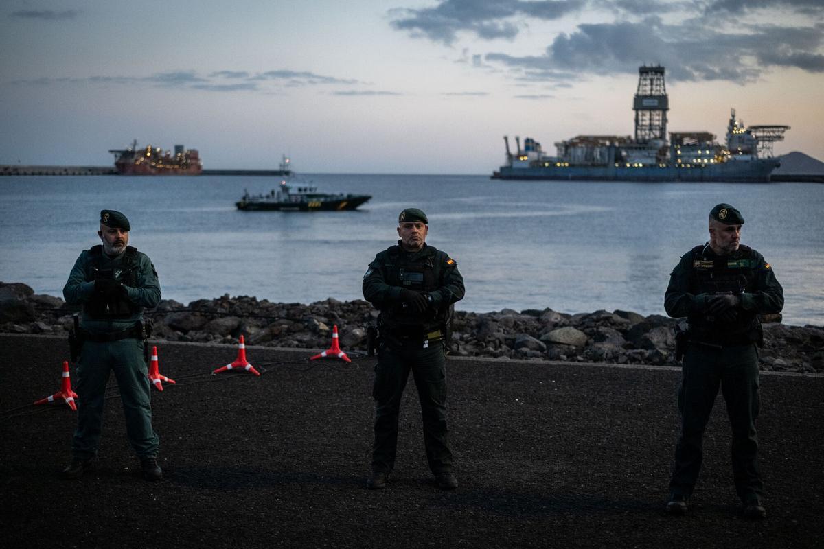 Los ministros de Sanidad, Interior y Política Territorial en el puerto de Granadilla