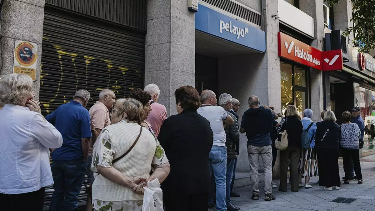 El Imserso acumula colas un año más en Ourense debido al gran interés por no perder la plaza