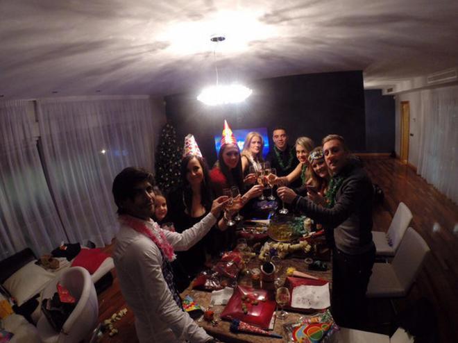 Gerard Deulofeu celebrando la entrada al 2015 con sus amig@s